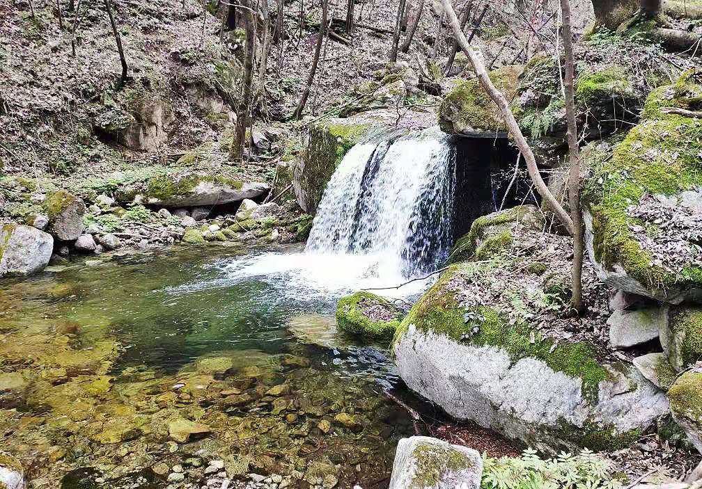 西娃娃沟穿越高冠峪,深入秦岭秘境